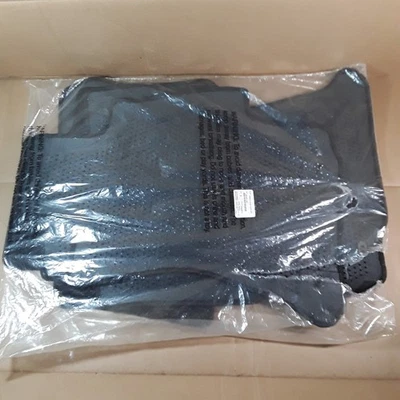 Alfombrillas originales Subaru Impreza 2014+, delanteras traseras, alfombra negra OEM J501SFJ100 Foto 1 de 4