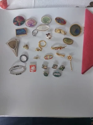Über 25 Teile Konvolut Mode Frau Broschen  ua Teile Basteln Modeschmuck Sammeln  - Bild 1 von 4