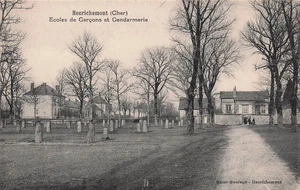 18 HENRICHEMONT JUNGENSCHULEN UND GENDARMERIE - Bild 1 von 2