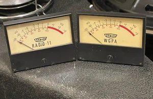 Paar Vintage 1982 McCurdy VU Meter A-Scale 3-1/8" x 4" von WGPA-AM Eastern PA - Bild 1 von 15