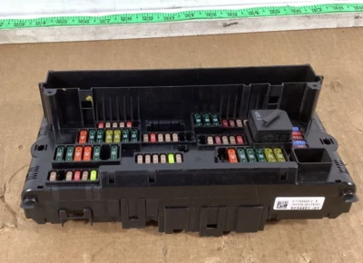 BMW 535I 528I 550I 2011-2016 serie 5 535I caja de distribución de energía delantera OEM. Foto 1 de 4