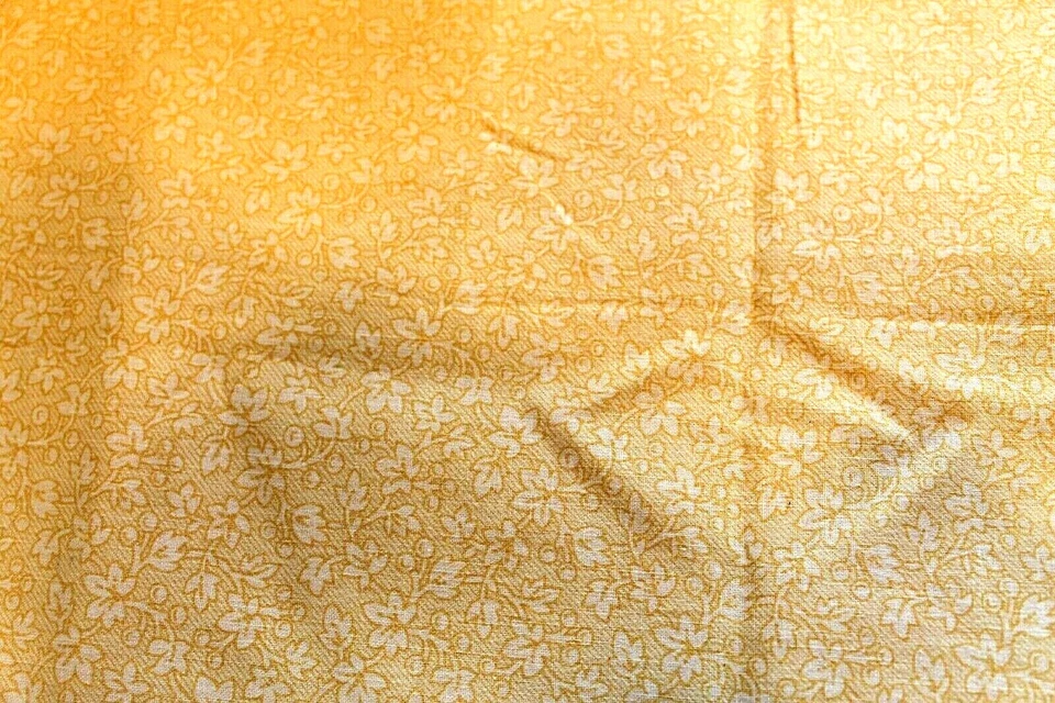 Country Floral Pequeño Estampado Amarillo Vintage Springs Industries 46" Ancho Foto 1 de 1