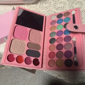 Blush And Lipgloss And Eyeshadow And Highlighter Pallette - Picture 1 of 7