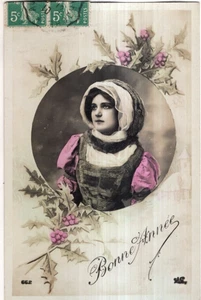 Cartolina antica francese foto reale colorata - giovane signora, copricapo - Foto 1 di 2