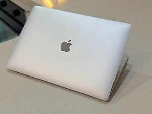 2019 Apple MacBook Air 13-Inch Touch ID intel®Core™i5*SSD*8GB*USBC*A1932#4015 - Picture 1 of 9