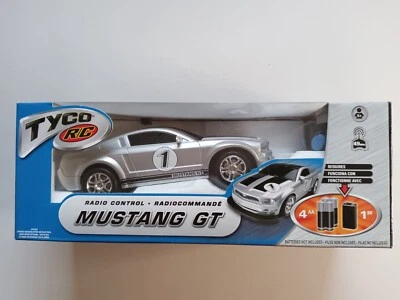 TYCO R/C RADIO CONTROL, SILVER/BLACK MUSTANG GT, 1/18 SCALE, NEW SEALED BOX - Bild 1 von 4