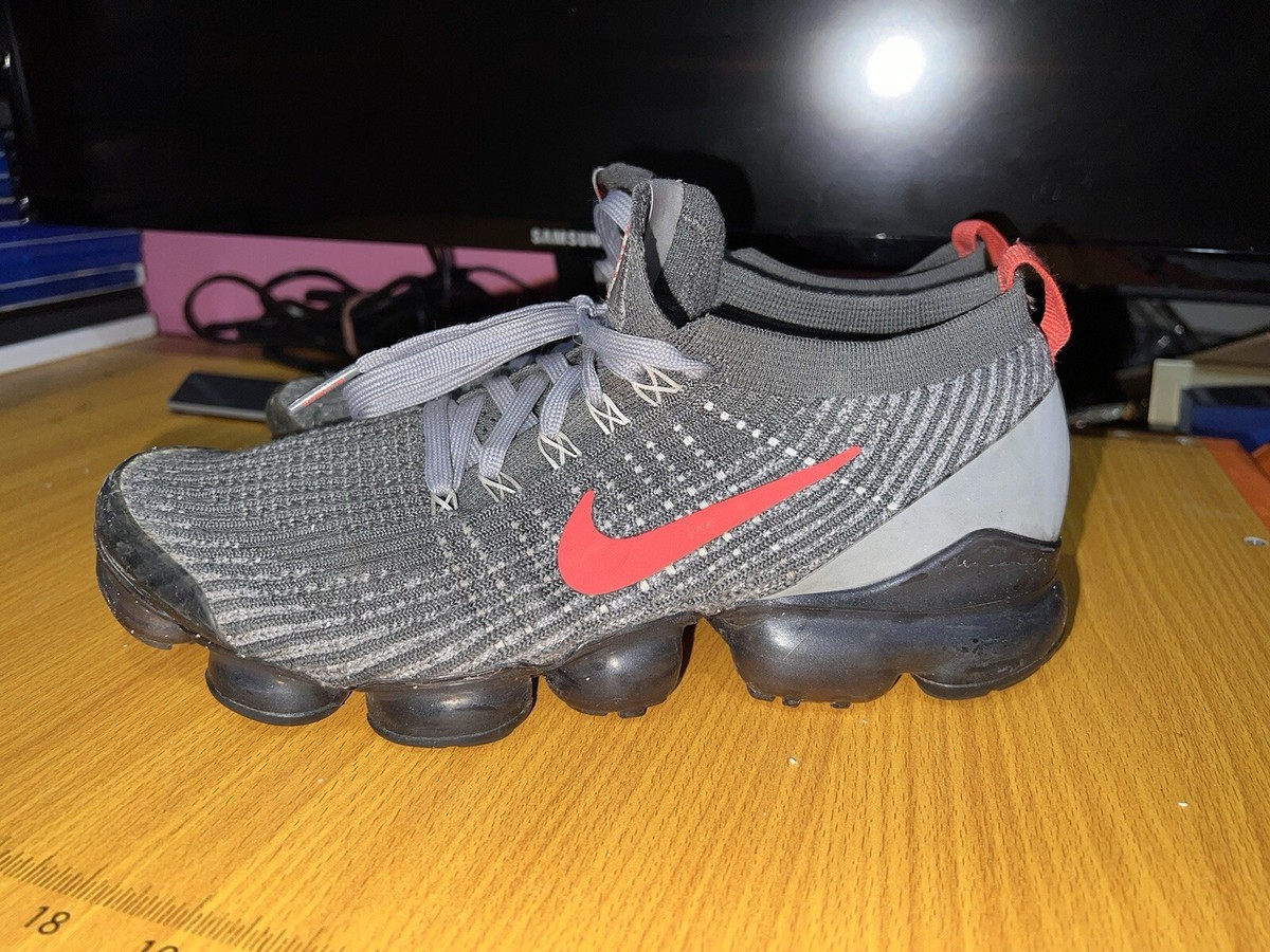 nike air vapormax flyknit 3 iron grey red