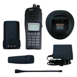 Radio digital impermeable Icom F4261DT UHF 450-512 MHz 512 canales 5 W usada con teclado GPS - Imagen 1 de 1