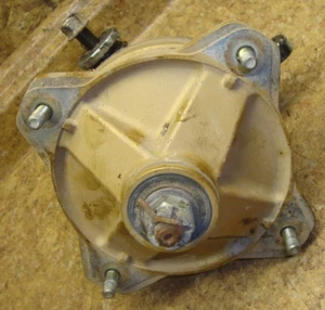 1986 Yamaha Moto-4 YFM225 YFM 225 ATV Knuckle Left Front Brake Spindle Hub Lug - Picture 1 of 2