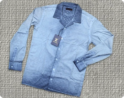 Conjunto de Calças Camisa Masculina Louis Vuitton Azul Cinza Manga Longa Tamanho P Baú 22 Polegadas - Imagem 1 de 4