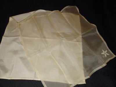 6 double SILK rayon Designer Dinner Table Napkins cream daisy corner new - Image 1 of 4