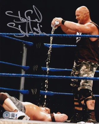 Фотография Стива Остина с автографом Stone Cold 8x10 сертификат подлинности BAS WWE фотография против Джона Сины - Изображение 1 из 4