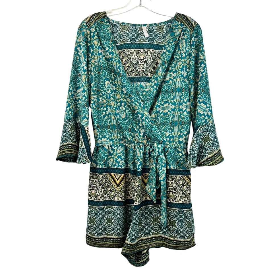 Mameluco multicolor Xhilaration para mujer cuello en V manga campana 3/4 L Foto 1 de 4