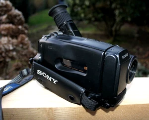 Sony Video 8 Camcorder CCD-TR330E vom Erstbesitzer. Nahezu ungebraucht. Mint - Bild 1 von 9