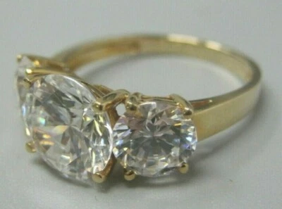 Solid 14K  Gold Ring, Size 5.5 - 3 gr - 3 simulated diamonds  - Image 1 of 4