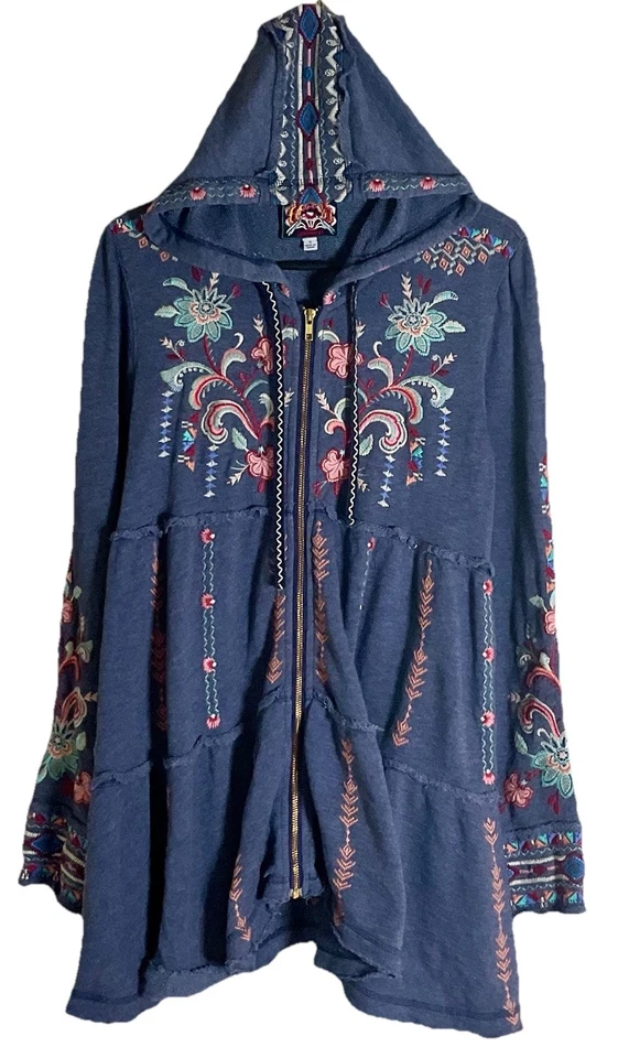 Suéter con Capucha Tua en Niveles Cremallera Talla Pequeña Bordado Foto 1 de 4