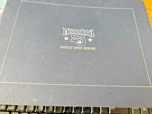 DISNEYLAND 25 FAMILY OPEN HOUSE, 20-page Anniversary Cast Member Book, 1980 - Picture 1 of 14