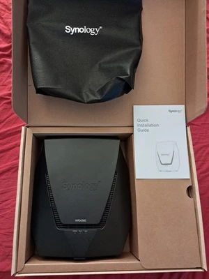 Router Synology WRX560 doble banda Wi-Fi 6  Foto 1 de 4