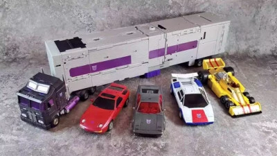 DX9 Menasor D13 Breakdown D14 Motormaster D15 Dead end D16 Wildrider DX9 D17 - Image 1 of 4