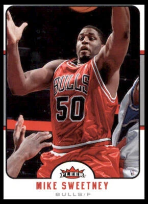 2006 Fleer #26 Mike Sweetney Chicago Bulls Basketball Card - Image 1 of 2