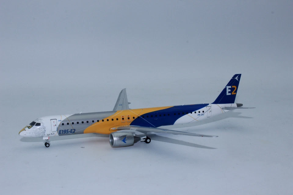 !! Sale !! Herpa 572064 Wings 1:200 Embraer E195-E2 Golden Eagle New OVP - Image 1 of 4