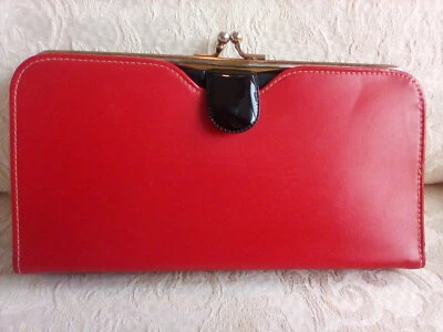Vintage Black and Red Patent Leather Clutch Purse Large Kisslock 2 Part Wallet - Image 1 of 4