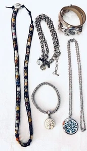 Essentials Albero della Vita 2 Bracciali, 2 Collane Uno è Diffusore di Oli Essenziali - Foto 1 di 10