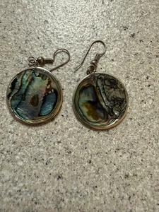Pendientes colgantes vintage de plata alpaca México con incrustaciones de abulón FIRMADOS. - Imagen 1 de 4