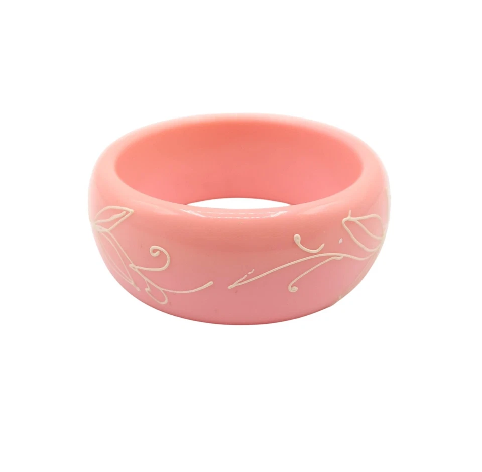 Brazalete Floral Acrílico Rosa con Remolino Elevado Blanco y Detalles Florales Foto 1 de 4