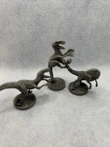 Mondo Restoration Games Unmatched: Jurassic Park Ingen Vs Raptors Figuren (LESEN) - Bild 1 von 10