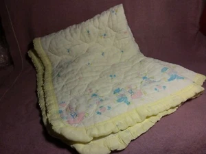 VTG 32" x 44" soft silky rayon? Baby blanket quilted DUTCH BOY GIRL WINDMILLS - Picture 1 of 4