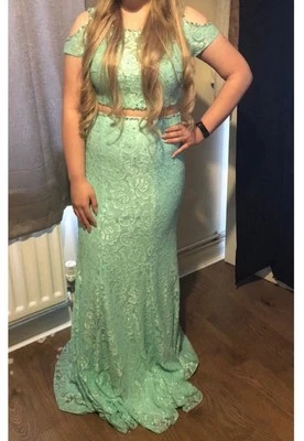 Celebrity Prom Dress Size 10 2 Piece - Image 1 of 2