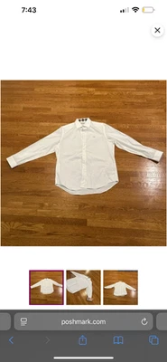 Burberry Brit botón abajo. El color es blanco. La talla es XL. Foto 1 de 3