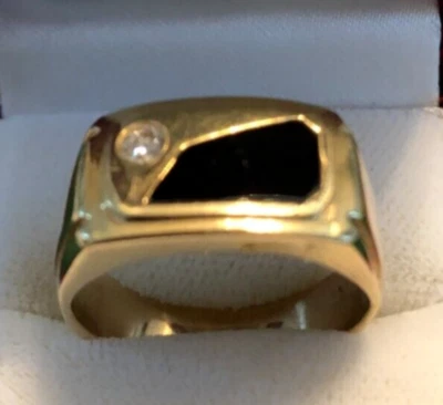 Anillo de ónix negro de oro amarillo de 14k para hombre con diamante redondo tamaño: 11 (21 mm) 9,2 g. Foto 1 de 4