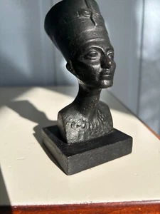 Brass Egyptian Pharaonic Queen Nefertiti Head Statue-Brass Bust Statue Wood Base - Picture 1 of 21