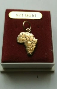 9 carat yellow gold 375 sm outline of africa pendant or charm, 20×14mm, engraved - Picture 1 of 4