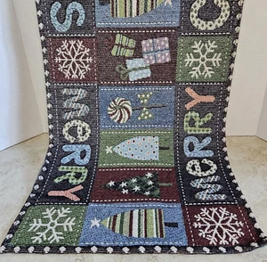 Feliz Navidad Corredor de Mesa Tapiz Árboles de Vacaciones Regalos Copos de Nieve 68" x 13" - Imagen 1 de 5