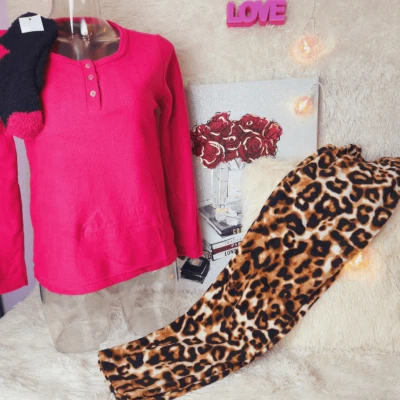 XOXO Pijama y Calcetines Rosa y Estampado Animal Conjunto de Regalo Nuevo con Etiquetas Foto 1 de 4