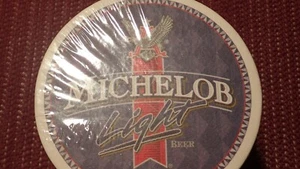 Pila de 50 posavasadas de cerveza ligera Michelob sin abrir - Imagen 1 de 3
