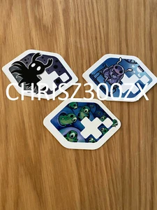 Calcomanía adhesiva Hollow Knight x3 Talking Grub Shade - Imagen 1 de 1