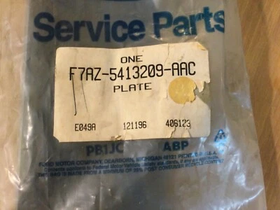 正品 原始设备制造商 福特 Sill Plate - 门磨损冠 维多利亚,AEROSTAR 1997 左侧 — 第 1/2 张图片