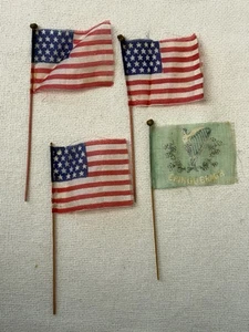 Vintage Lot Puppenhaus American Stars & Stripes Erin Go Bragh Seidenflagge Stockstange - Bild 1 von 10