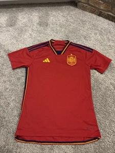 Camiseta de fútbol España 2022 local WC Adidas para hombre talla pequeña casa roja bonita - Imagen 1 de 7
