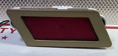 79 - 85 OLDSMOBILE TORONADO ORIGINAL LUZ MARCADORA TRASERA IZQUIERDA, CON CASQUILLO Foto 1 de 4