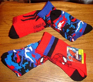 2017 MARVEL COMICS AMAZING SPIDERMAN KIDS SOCKS BRAND NEW 2 PAIR RED & BLUE - Picture 1 of 2