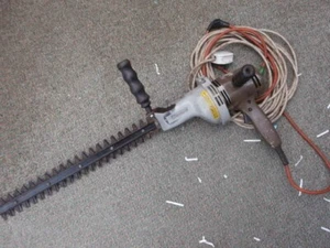 Black & Decker Heckenscherenaufsatz auf 2 Gang 240 V Bohrmaschine - Bild 1 von 4