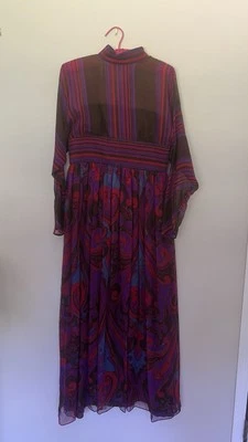 Vestido largo Mollie Parnis Boutique manga larga púrpura y rosa Foto 1 de 4