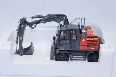 AT COLLECTION AT 3200152 Atlas Bagger 185 W mit Nokian Tires 1:32 NEU + OVP Moblibagger