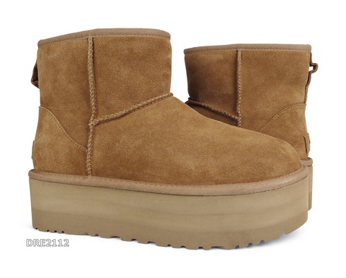 Stivali UGG classici mini platform in pelliccia di castagno da donna taglia 10 *nuovi con scatola*