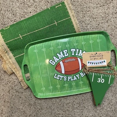 Corredores de mesa, bandeja y pancartas de fútbol americano Foto 1 de 4